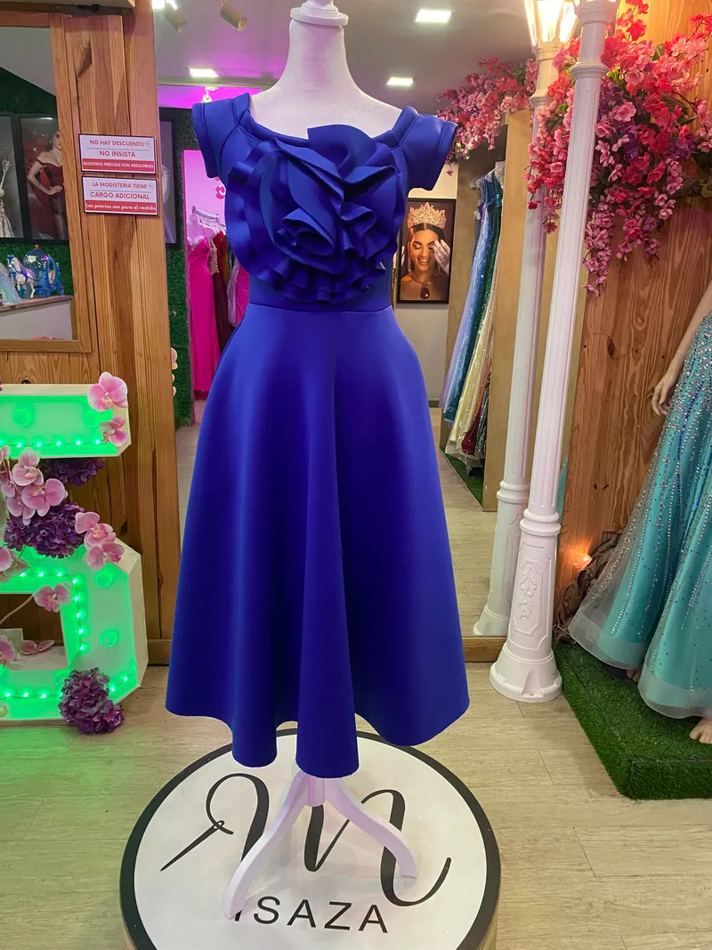 Vestido midi tipo Cocktail con mangas color Azul Rey y falda corte A