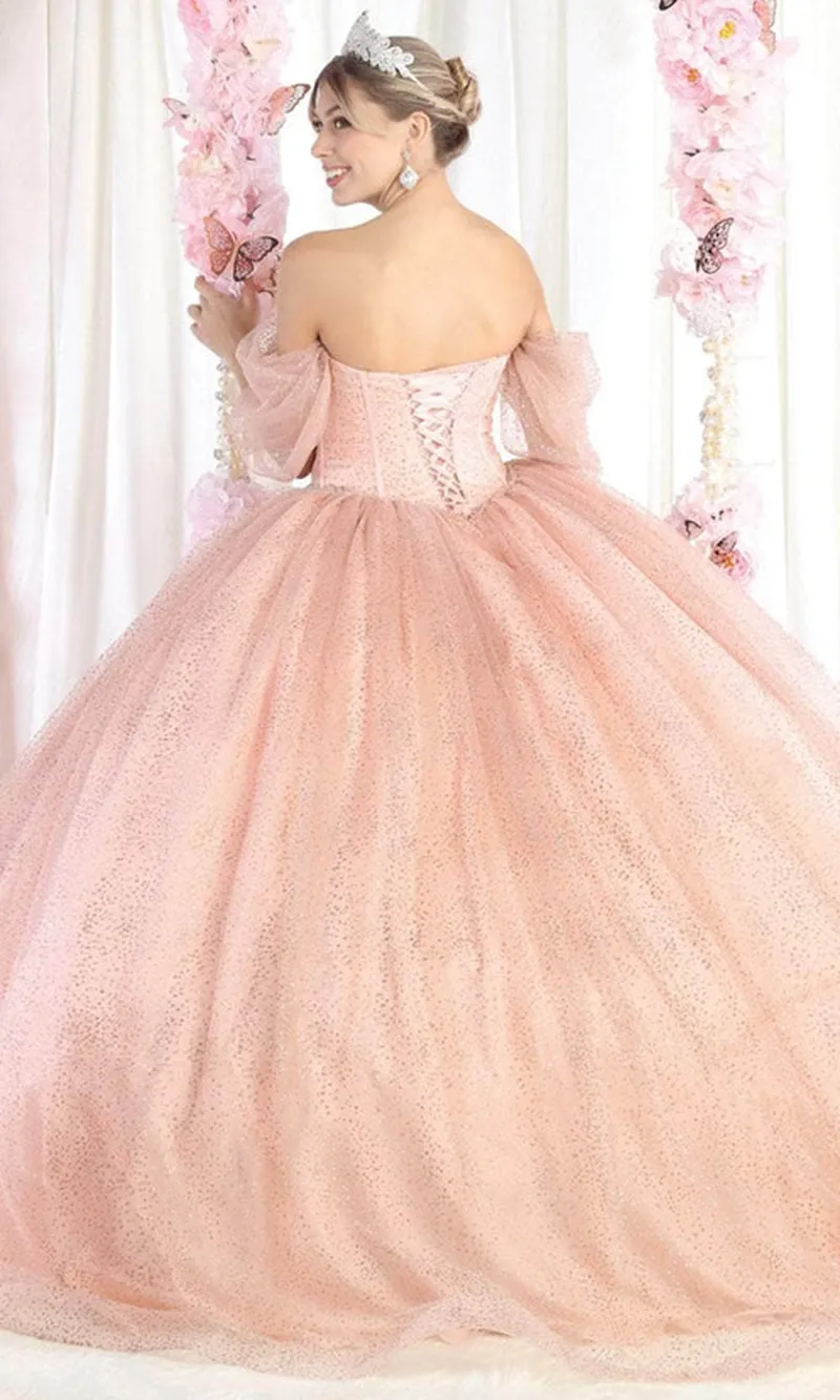 Vestido de 15 años Off Shoulder drapeado en top en tela de glitter y falda corte princesa