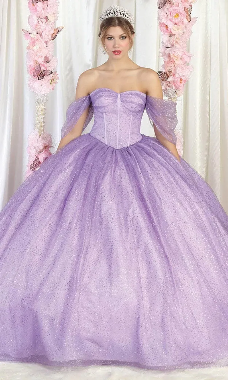 Vestido de 15 años Off Shoulder drapeado en top en tela de glitter y falda corte princesa