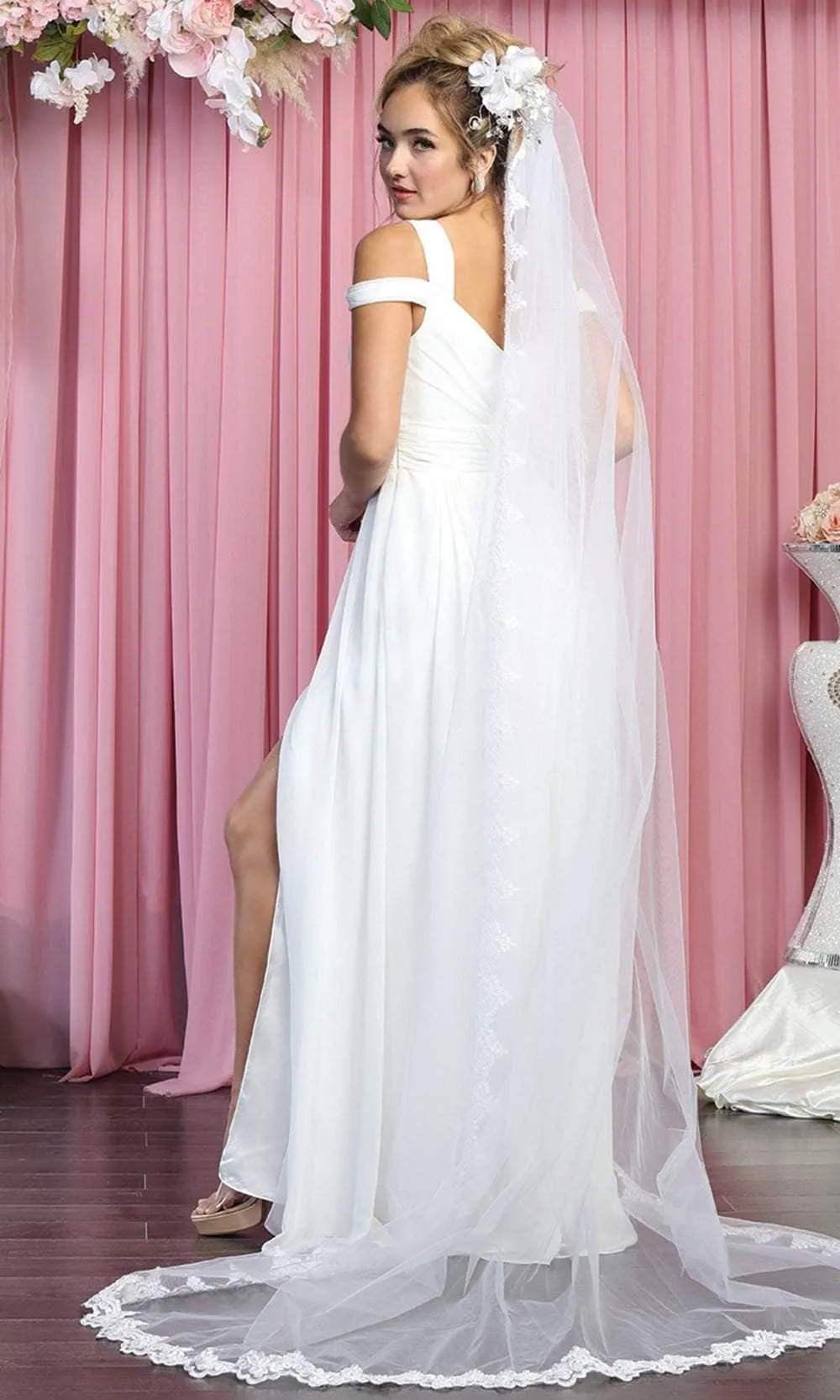 Vestido de Novia Off Shoulder, cuello en V y falda corte A con abertura lateral