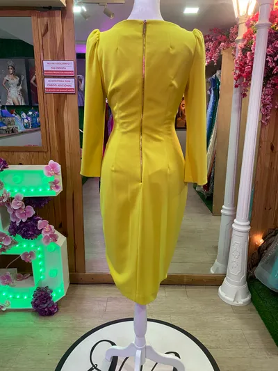 Vestido midi manga larga color Amarillo