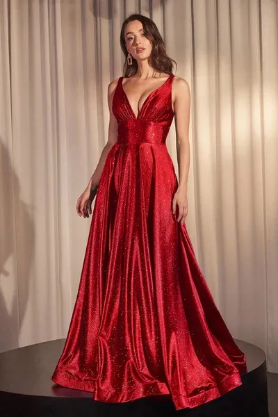 Vestido de Gala cuello en V decorado con Glitter y falda corte A con abertura lateral