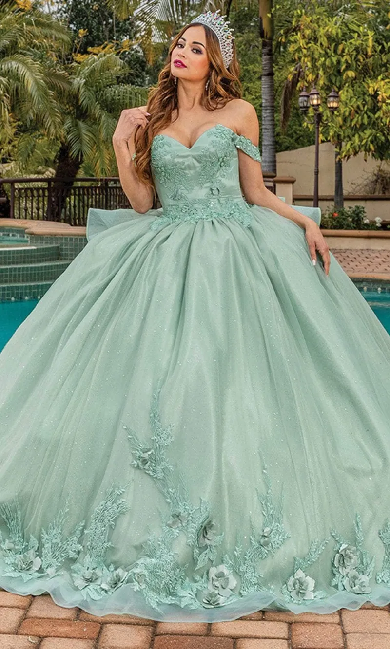 Vestido de 15 años Off Shoulder con color Sage estilo corset decorado con apliques de flores y glitter con falda corte princesa