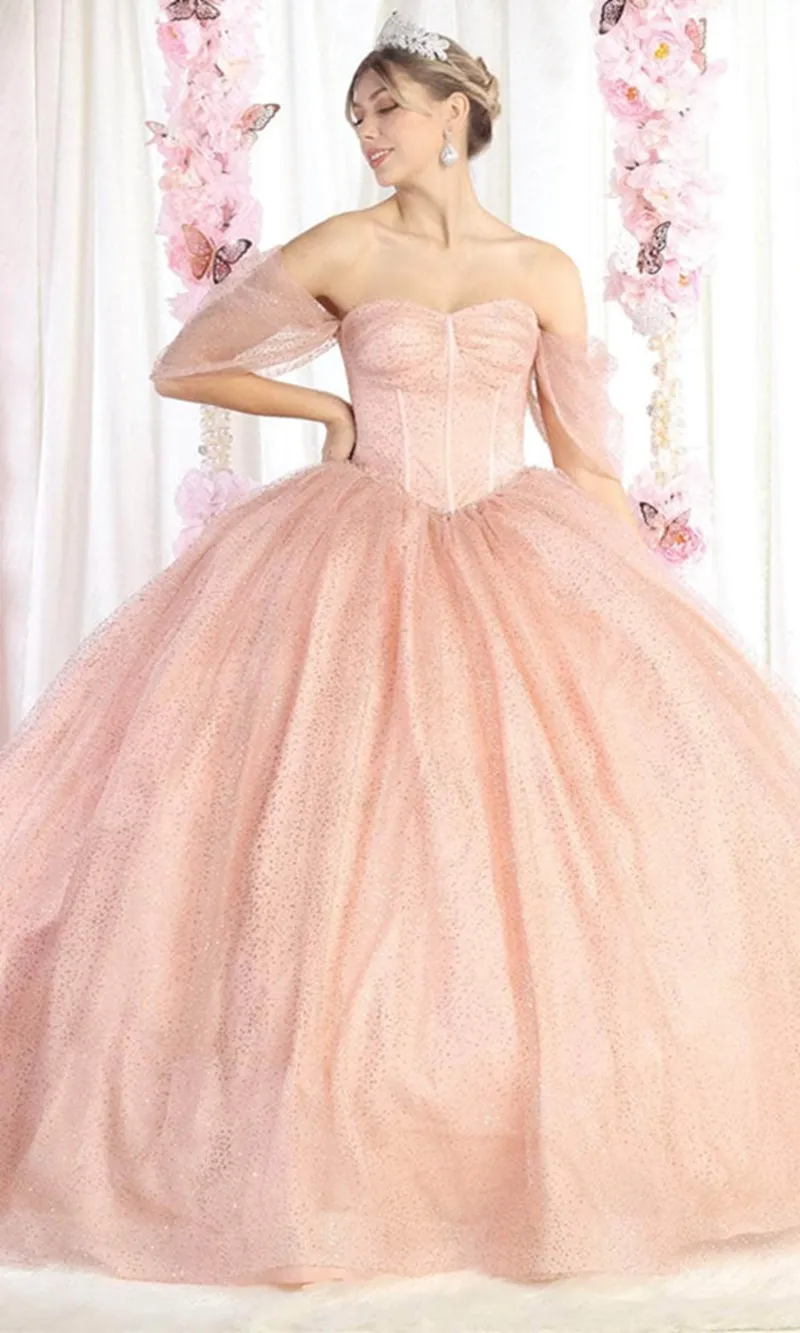Vestido de 15 años Off Shoulder drapeado en top en tela de glitter y falda corte princesa