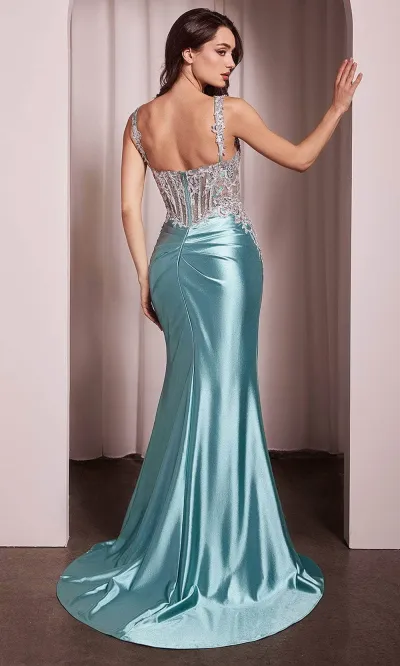 Vestido de Gala de tiras color Robin Blue decorado con pedreria en top y falda con abertura lateral