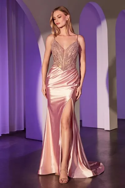 Vestido de Gala de tiras decorado con fina pedrería en Top y falda en tela de Seda con abertura lateral