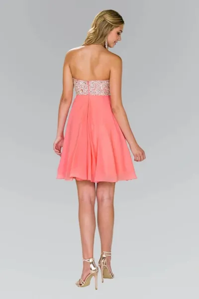 Vestido corto Strapless decorado pedreria plateada en top y falda corte A
