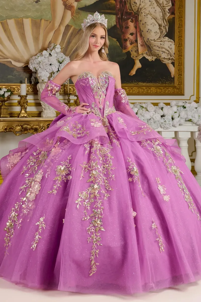 Vestido de 15 años Imperial Strapless con apliques dorados y falda corte Princesa con cola y Lazo
