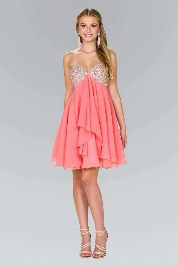 Vestido corto Strapless decorado pedreria plateada en top y falda corte A