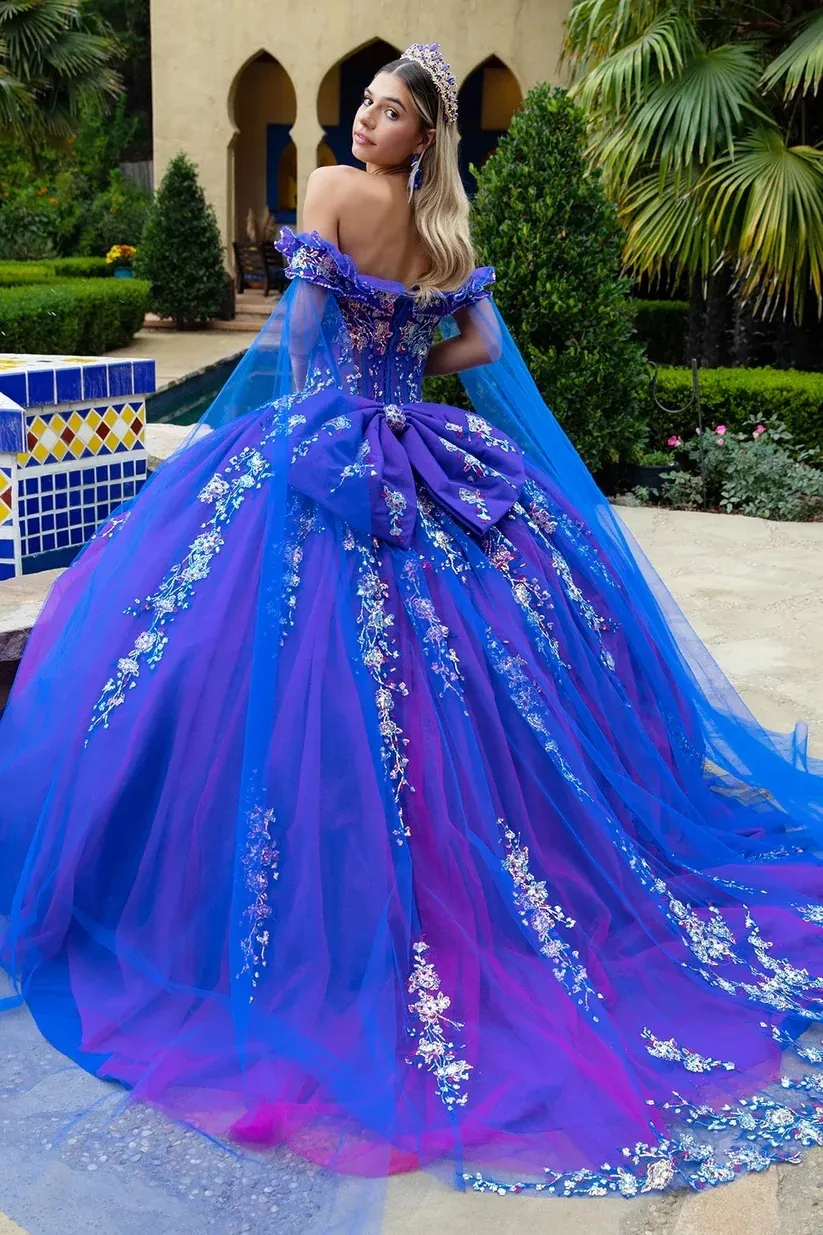 Vestido de 15 años Imperial Off Shoulder en doble tono y falda corte Princesa con cola y Lazo