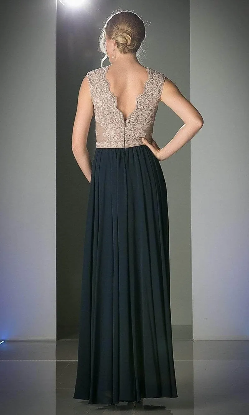 Vestido de Gala cuello en V con apluques en Top y falda corte A