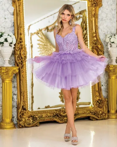 Vestido de Quinceañera corto de tiras, estilo corset con transparencia decorado con apliques de flores y falda con Flecos de Tull