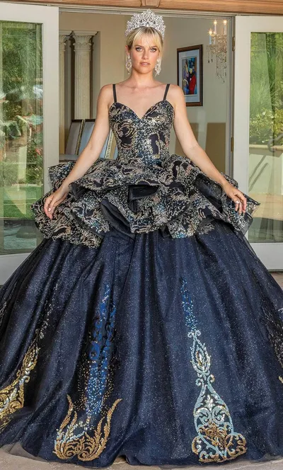 Vestido de 15 años de dos piezas decorado con apliques en glitter y flores en 3D en tela de glitter falda corte princesa