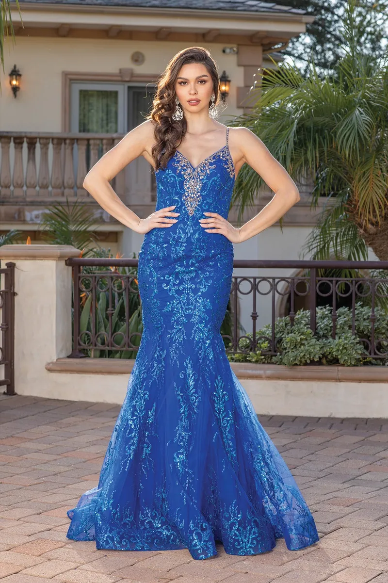 Vestido de Gala escote en V decorado con apliques de Glitter y pedrería en Top, falda corte Sirena
