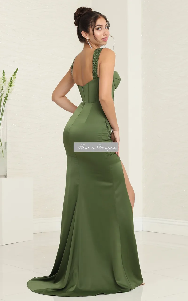 Vestido de Gala estilo corset decorado con pedreria en mangas y abertura de pierna lateral