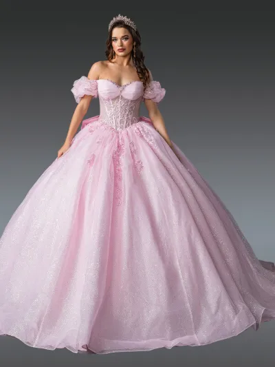 Vestido de 15 años Off Shoulder decorado con apliques, falda corte Princesa con cola y lazo
