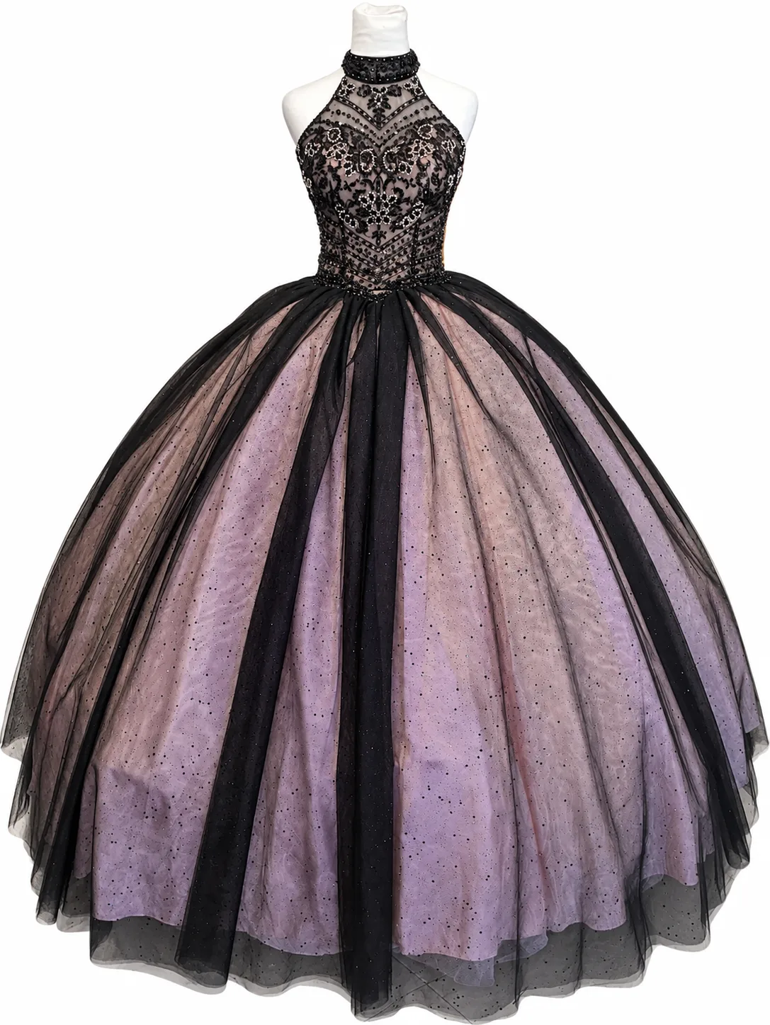 Vestido de gala negro y tul malva