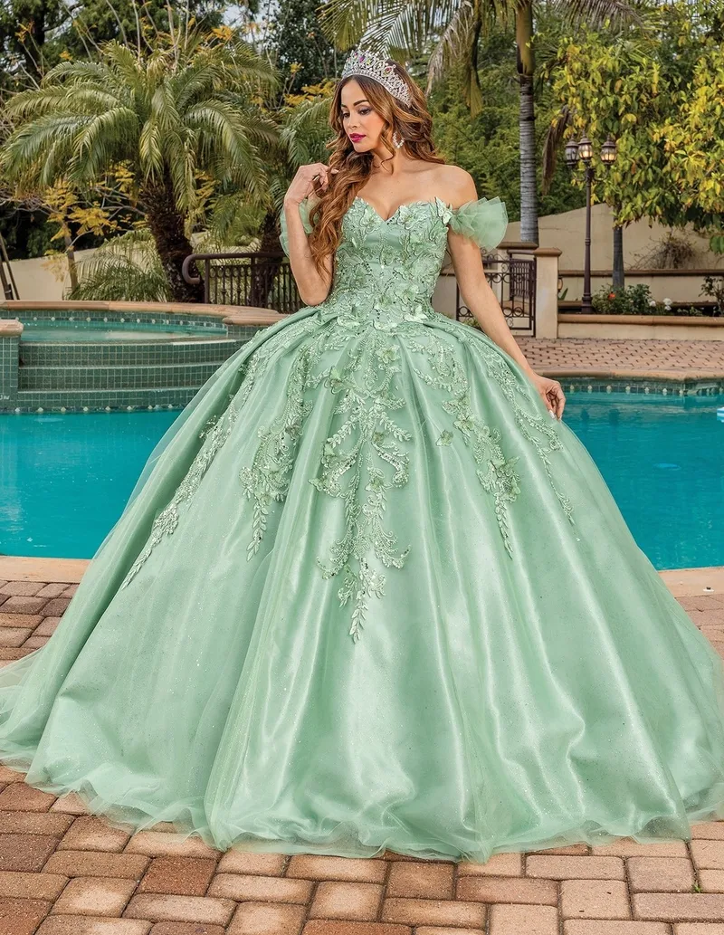 Vestido de 15 años Off Shoulder decorado con flores en Top y falda corte Princesa