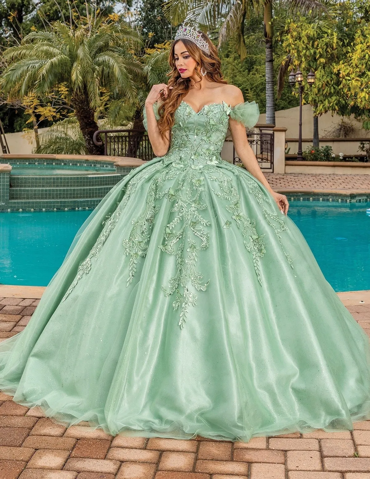 Vestido de 15 años Off Shoulder decorado con flores en Top y falda corte Princesa