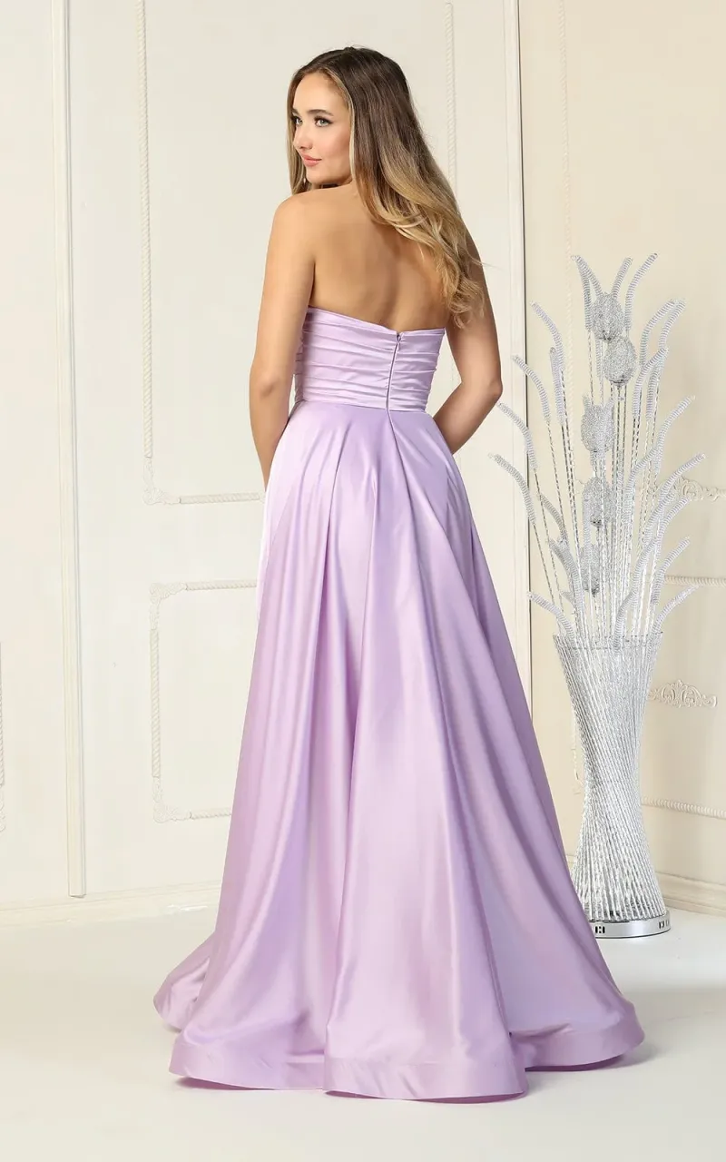 Vestido de 15 años color Lila Strapless drapeado en top y corte lateral