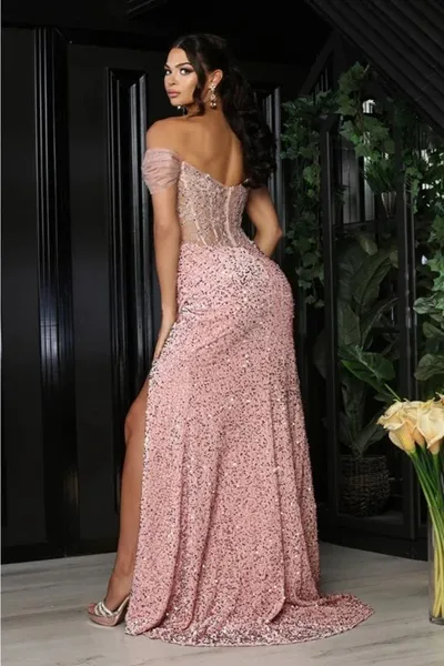 Vestido de Gala Off Shoulder en tela de lentejuelas, estilo corset con transparencia y mangas caidas