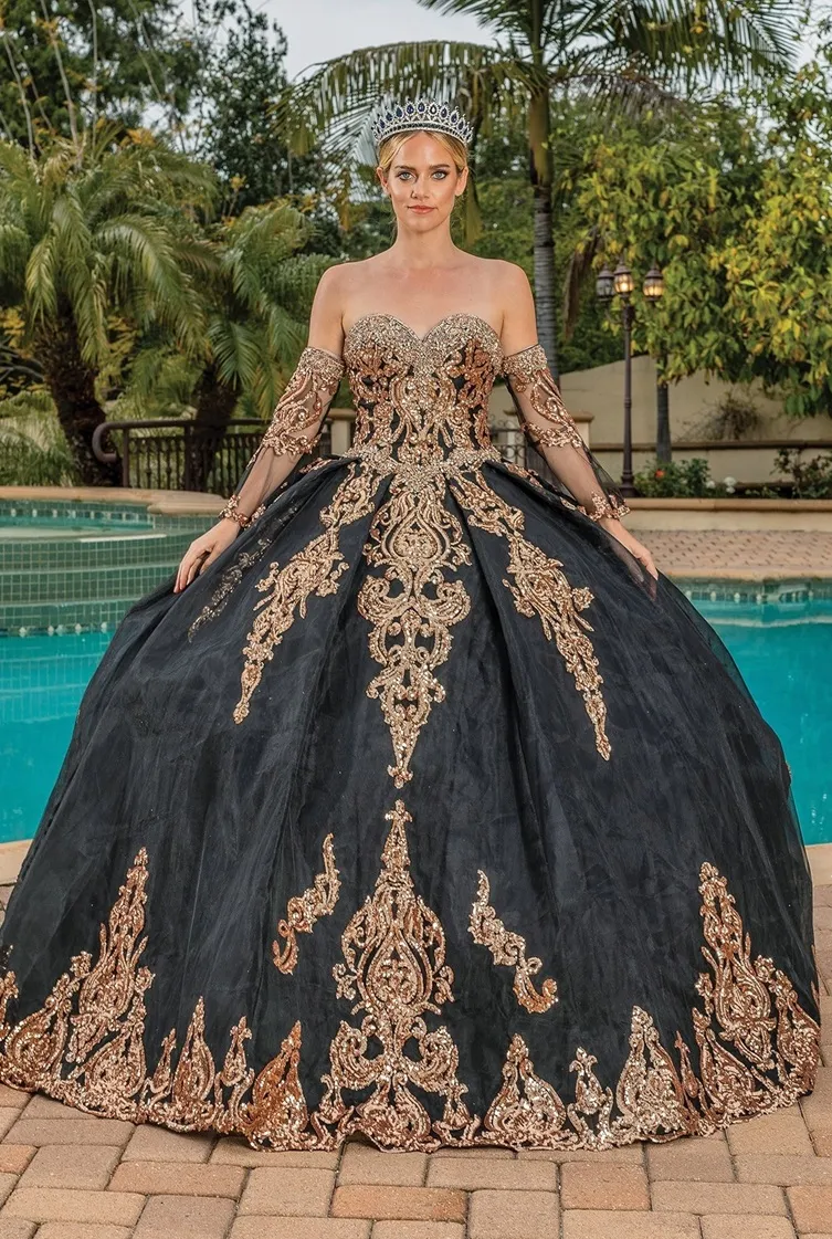 Vestido de 15 años con mangas tipo guantes decorado con apliques de Glitter y pedreria en Top