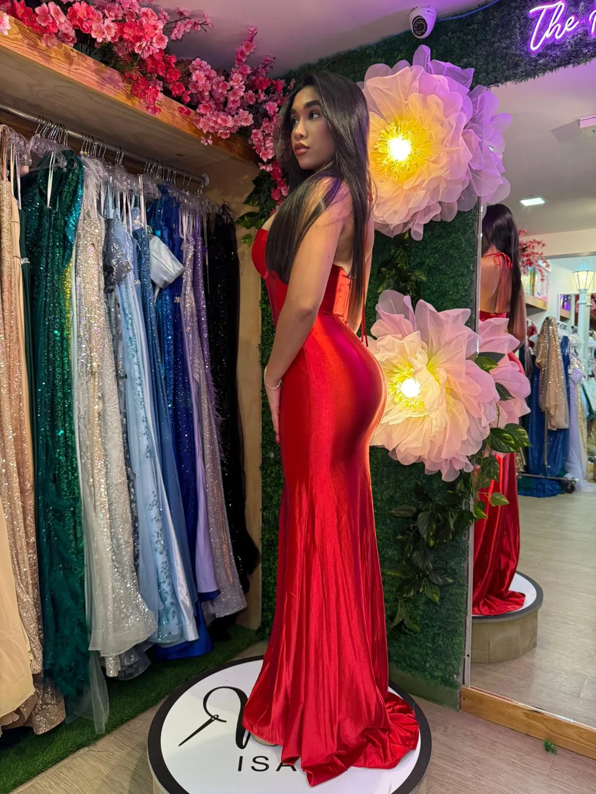 Vestido de gala ajustado de tiras en tela de seda alicrada estilo corset