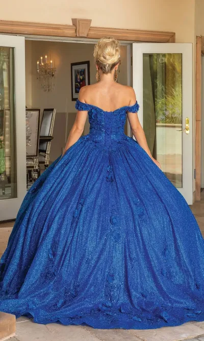 Vestido de 15 años Off Shoulder en tela de Glitter decorado con flores en 3D y falda corte Princesa