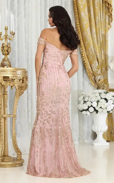 Vestido de Gala Off Shoulder en tela decorada con Glitter y apliques dorados