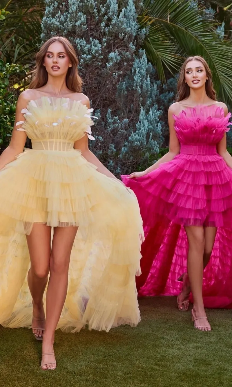 Vestido Strapless tipo cocktail o gala tela de tul y falda corte A de flecos