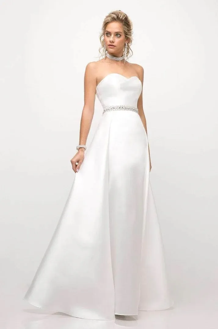 Vestido de Gala Strapless color Blanco decorado con pedreria en la cintura