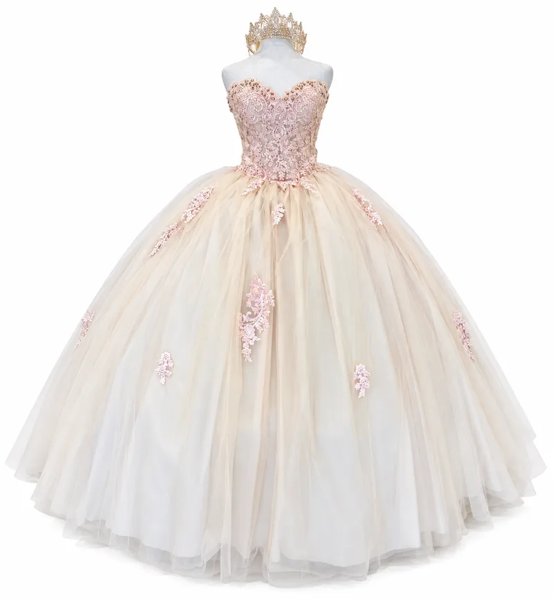 Vestido de gala con corona dorada (1)