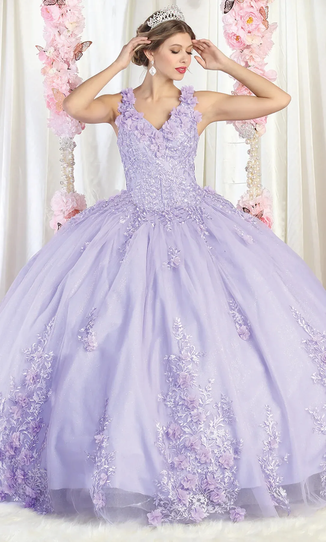 Vestido de 15 años de tiras decorado con apliques y flores en 3D, falda corte princesa
