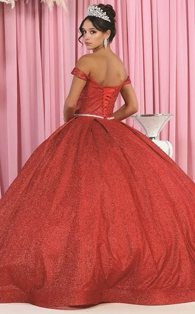 Vestido de Quinceaños off shoulder color Rojo de tela Glitter, falda corte princesa (Red)