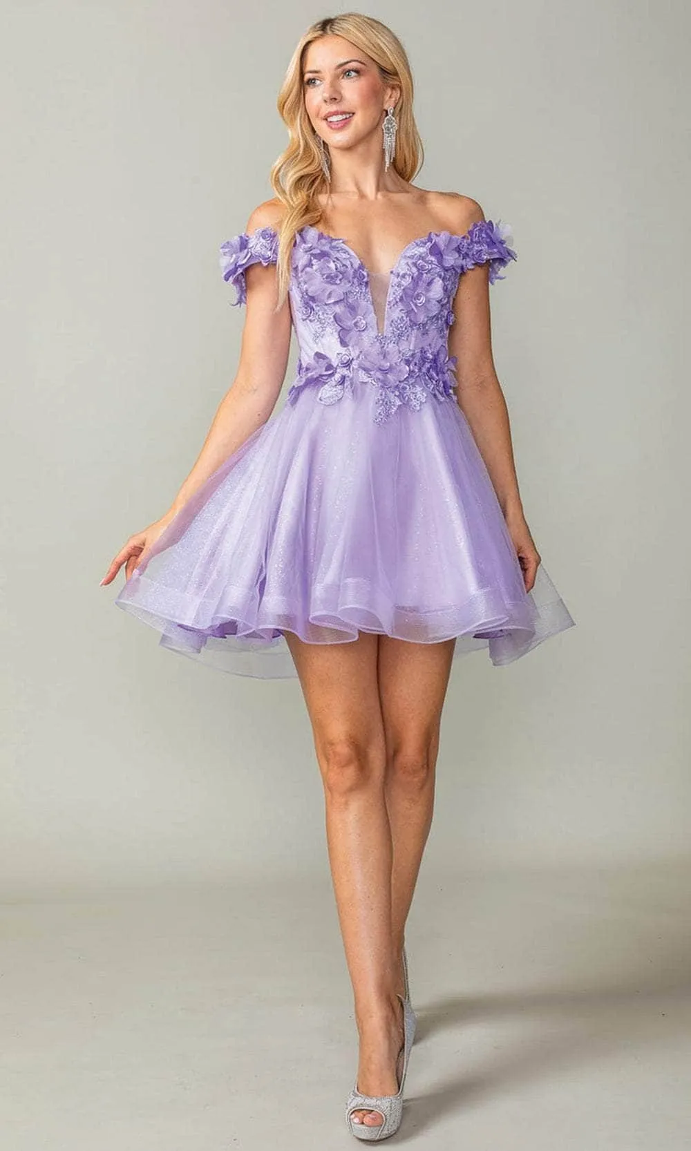 Vestido de 15 años corto Off Shoulder decorado con apliques de flores en 3D y falda corte A de Tul