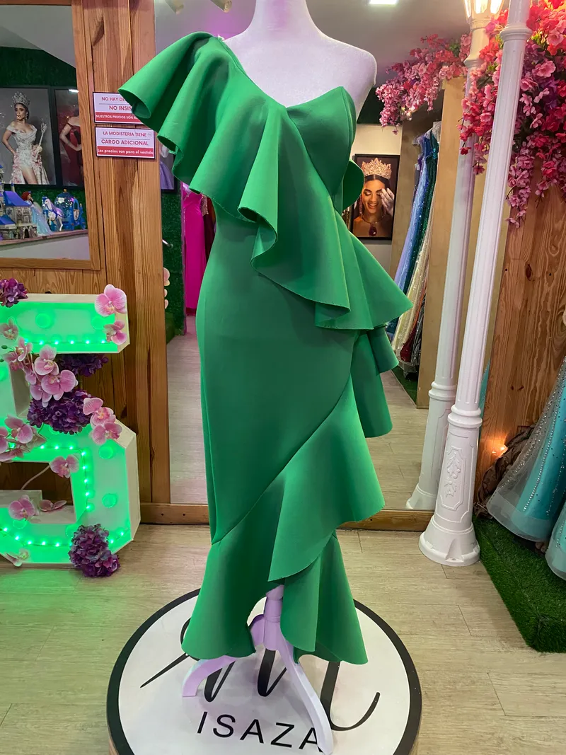 Vestido de Gala tipo Cocktail One Shoulder ajustado color Verde en tela de Scuba