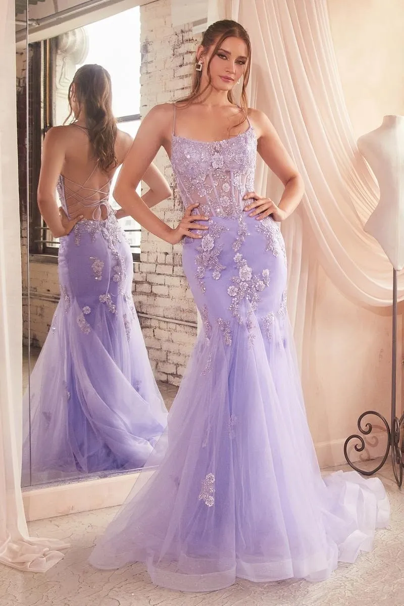 Vestido de Gala de tiras, estilo corsé con transparencia decorado con apliques de flores en pedrería y falda corte Sirena