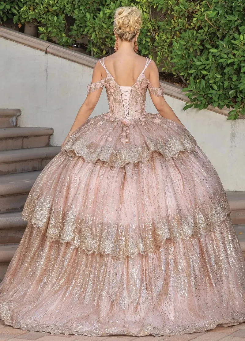 Vestido de 15 años con mangas desmontables y falda de capas decorada con Glitter