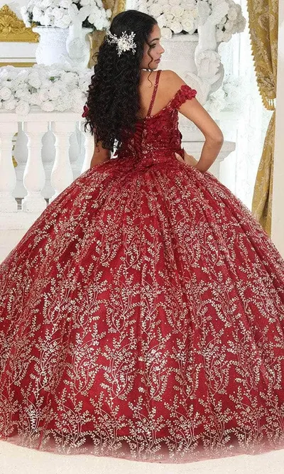 Vestido de 15 años Off Shoulder con capa, falda corte princesa decorado con Glitter y flores en 3D