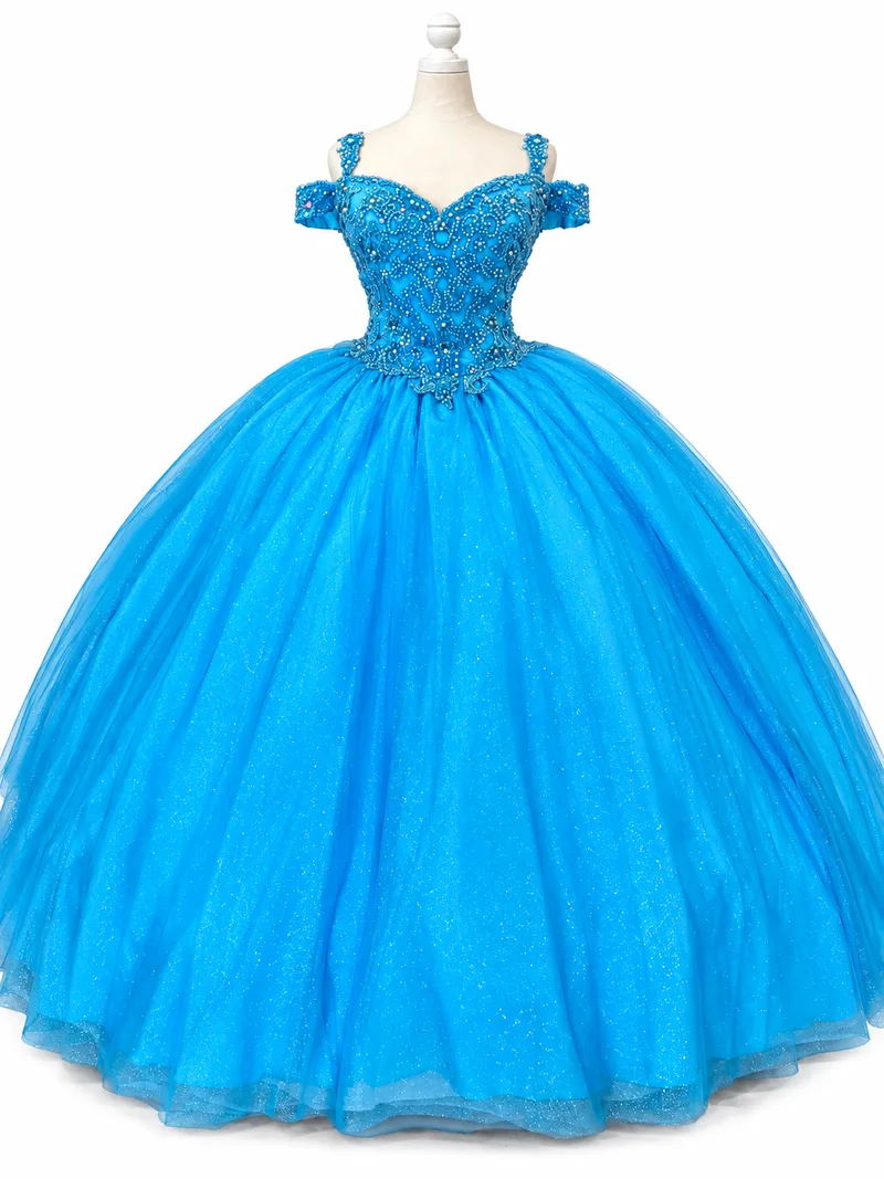 Maniquí con vestido de gala azul brillante