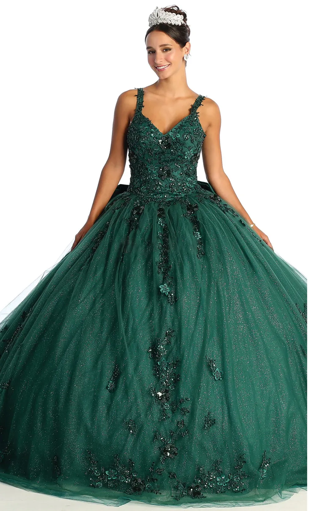 Vestido de 15 años de tiras decorado con apliques y flores en 3D en tela de glitter falda corte princesa