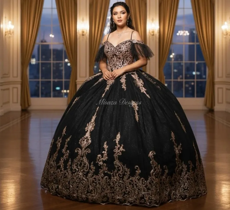 Vestido de 15 años Off Shoulder decorado con apliques dorados y capa