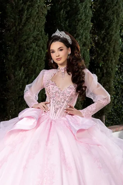 Vestido de 15 años Imperium con mangas abullonada decorado con pedrería y glitter, falda corte Princesa con cola