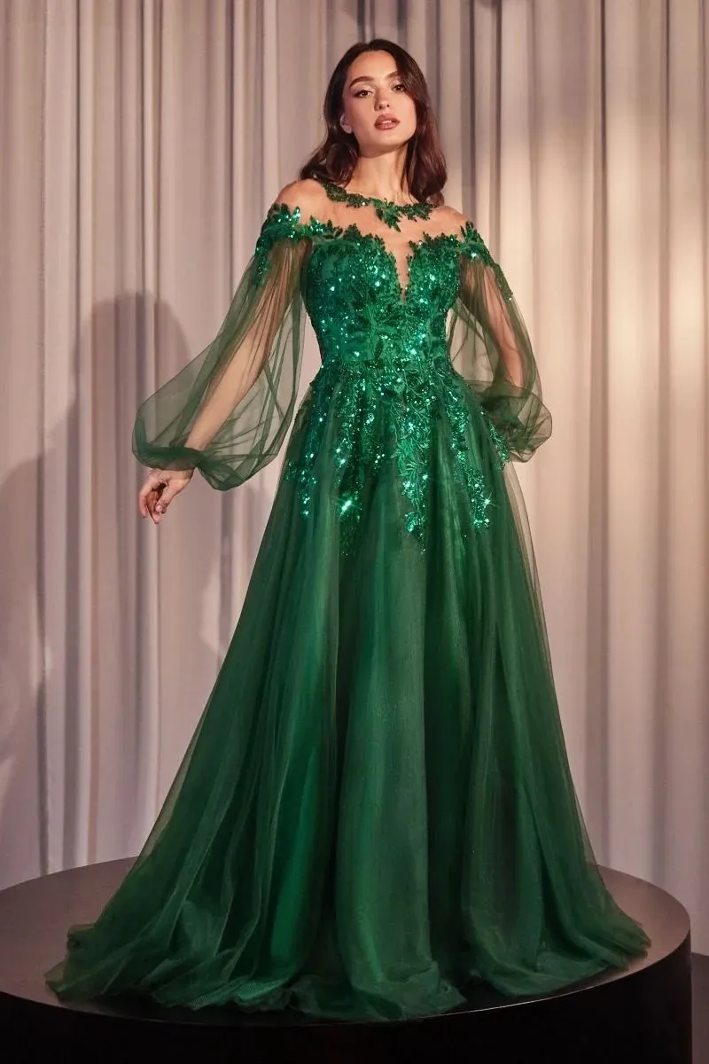 Vestido de Gala de mangas abullonadas decorado con apliques de pedrería y falda corte A