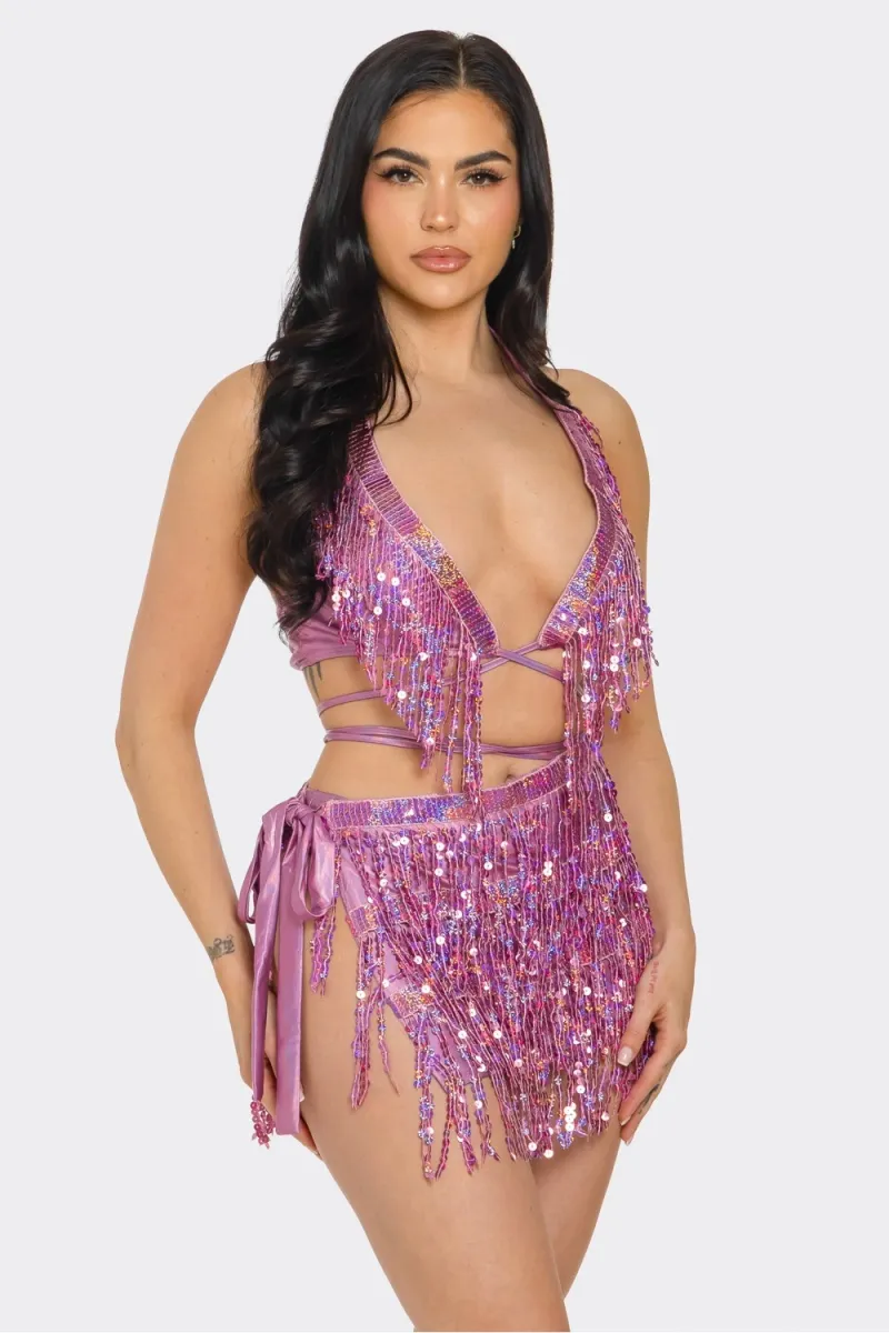 Traje de baile corto de dos piezas y flecos de lentejuelas