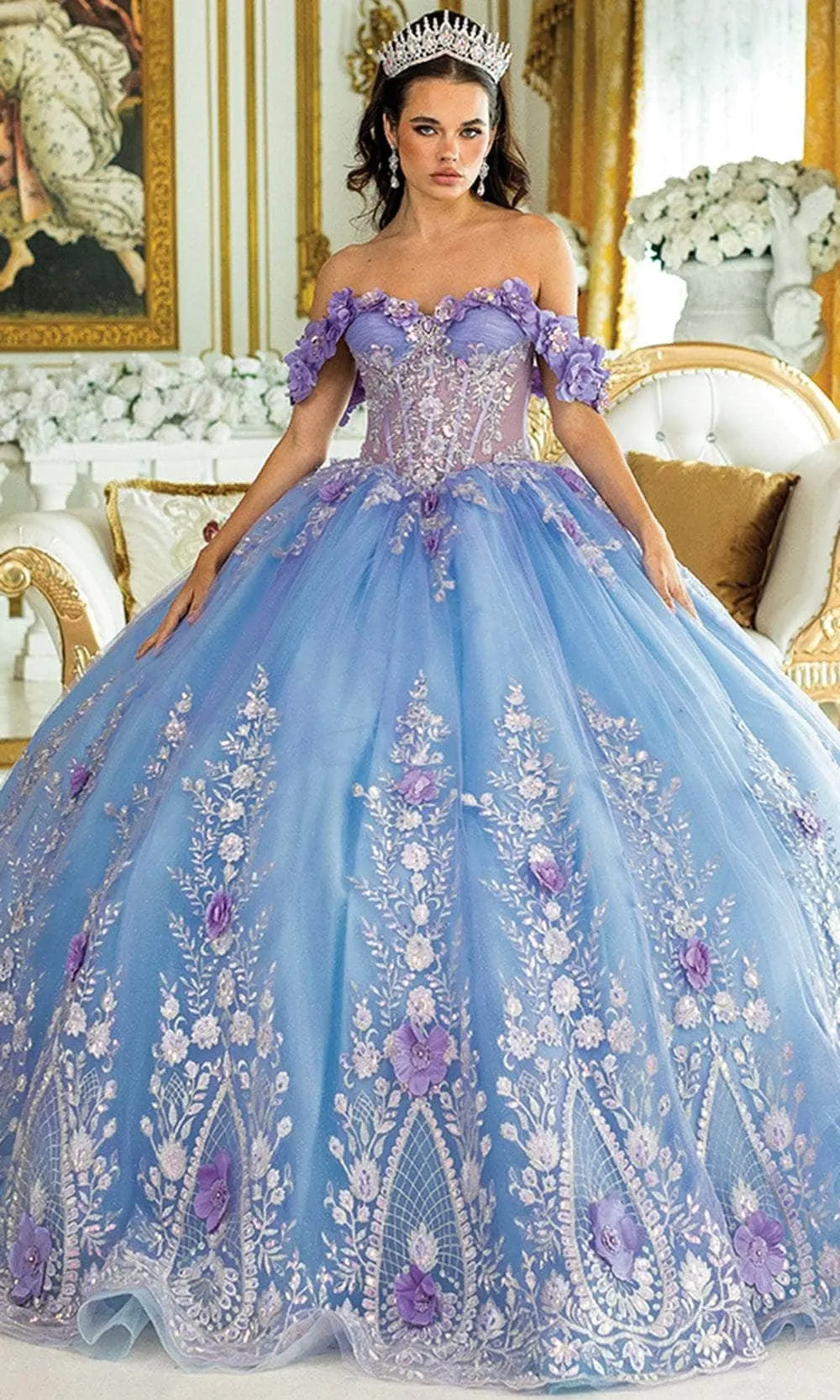 Vestido de 15 años Off Shoulder en 3 tonos, decorado con apliques plateados y flores en 3D con falda corte princesa
