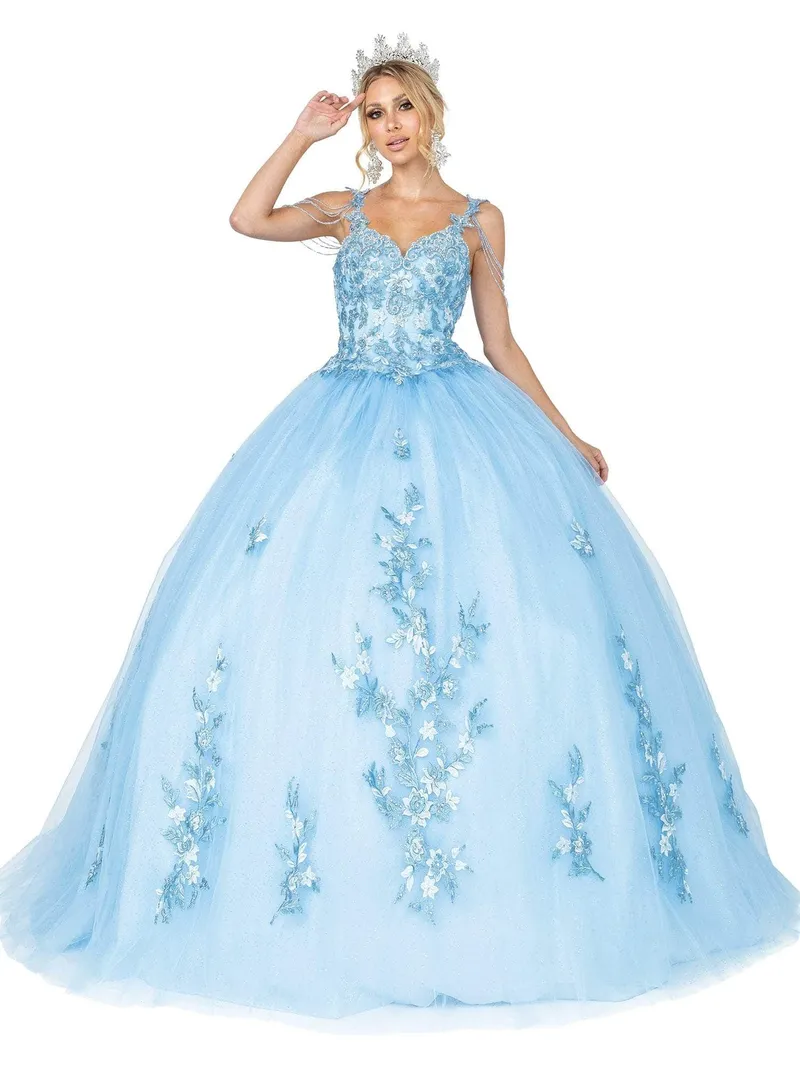 Vestido de 15 años de tiras decoradas con pedrería, apliques de flores y falda corte Princesa