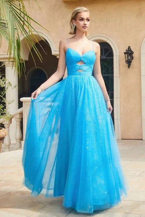 Vestido de Gala color Fucsia, falda corte A con tiras decorado con Tull de Glitter