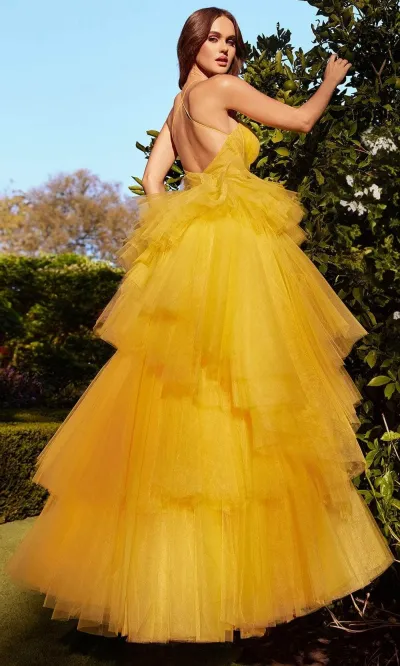 Vestido de Gala de tiras escote corazón y falda corte A de flecos