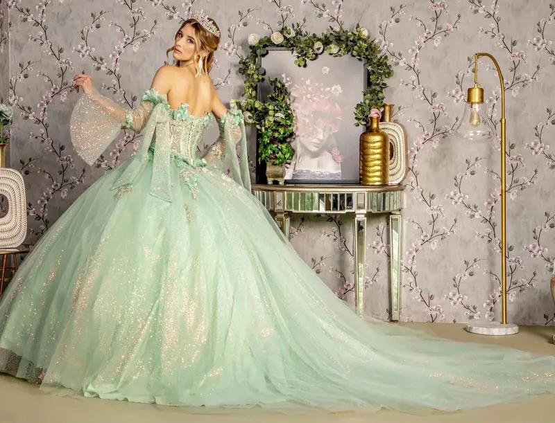 Vestido de 15 años Off Shoulder estilo corset y cola